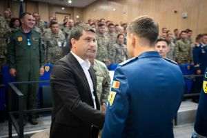 Radu Miruţă a înaintat în grad zece militari care au contribuit la doborârea dronelormâne care au contribuit la doborârea dronelor